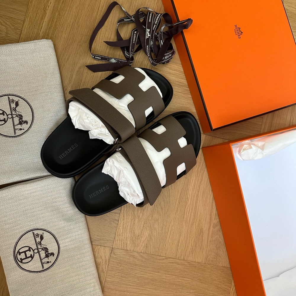 Hermes Chypre sandals in calfskin Women’s size 37 Etoupe